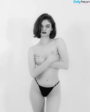  nude photo #0004