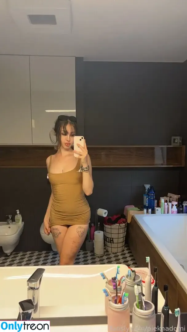 pieknadomi nude photo #0019 (bethkeaf / domi kitty)