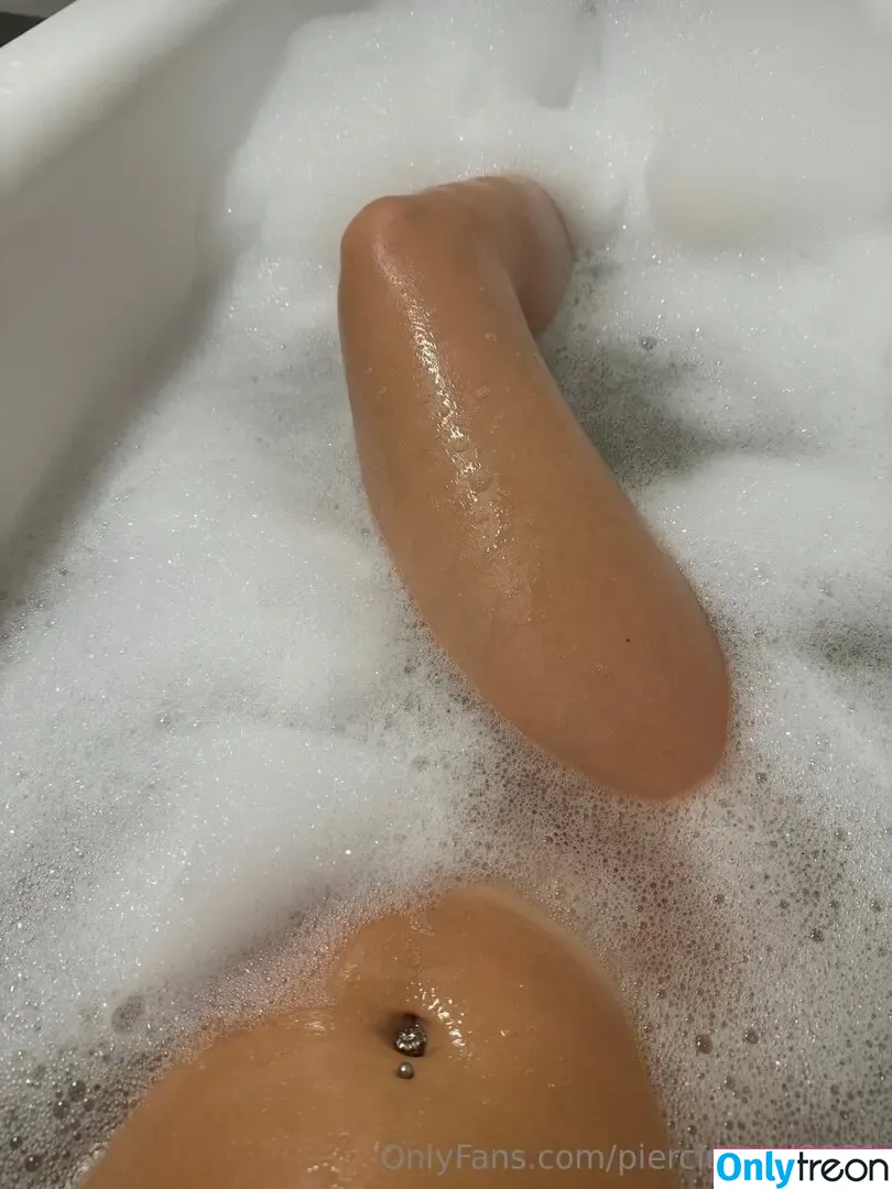 piercinggirl2001 nude photo #0007 (michellepiercinggirl)