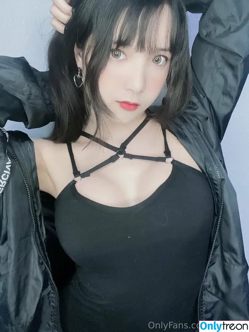 pikiichu nude photo #0113 (pikiichu)