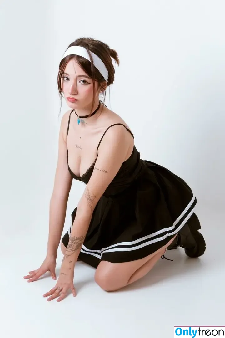 pink_sophie nude photo #0011 (pink.sophie / pink_sophie_)