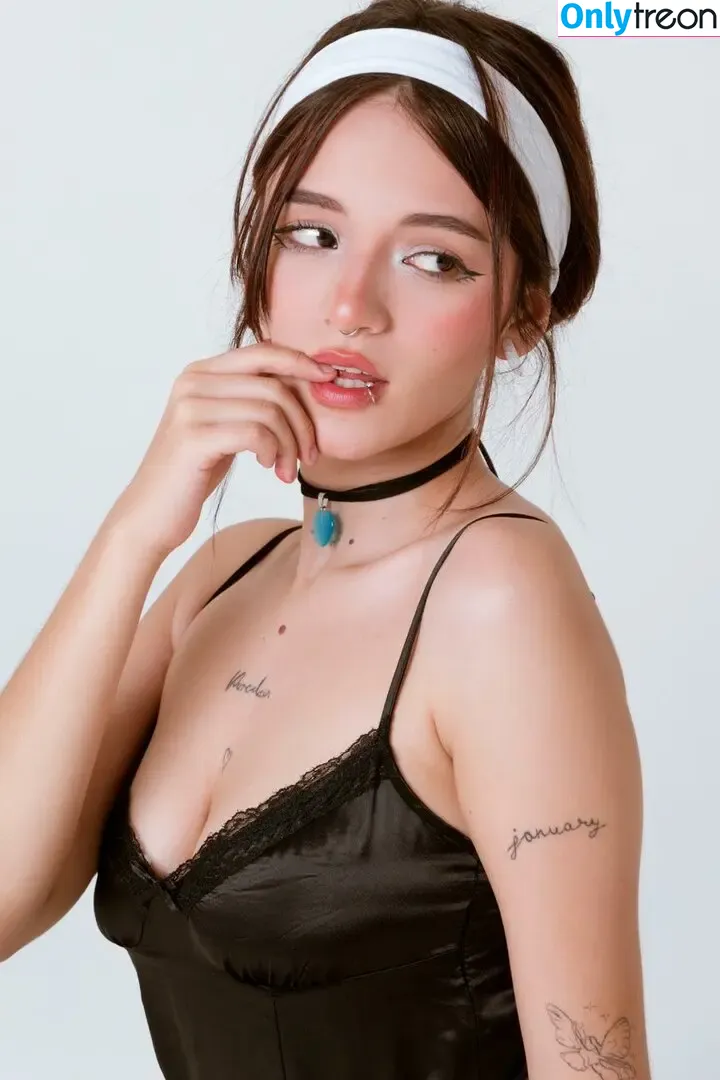 pink_sophie nude photo #0012 (pink.sophie / pink_sophie_)