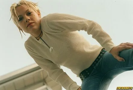 Pink / Alecia Beth Moore / pinksuicide фото голая #0032