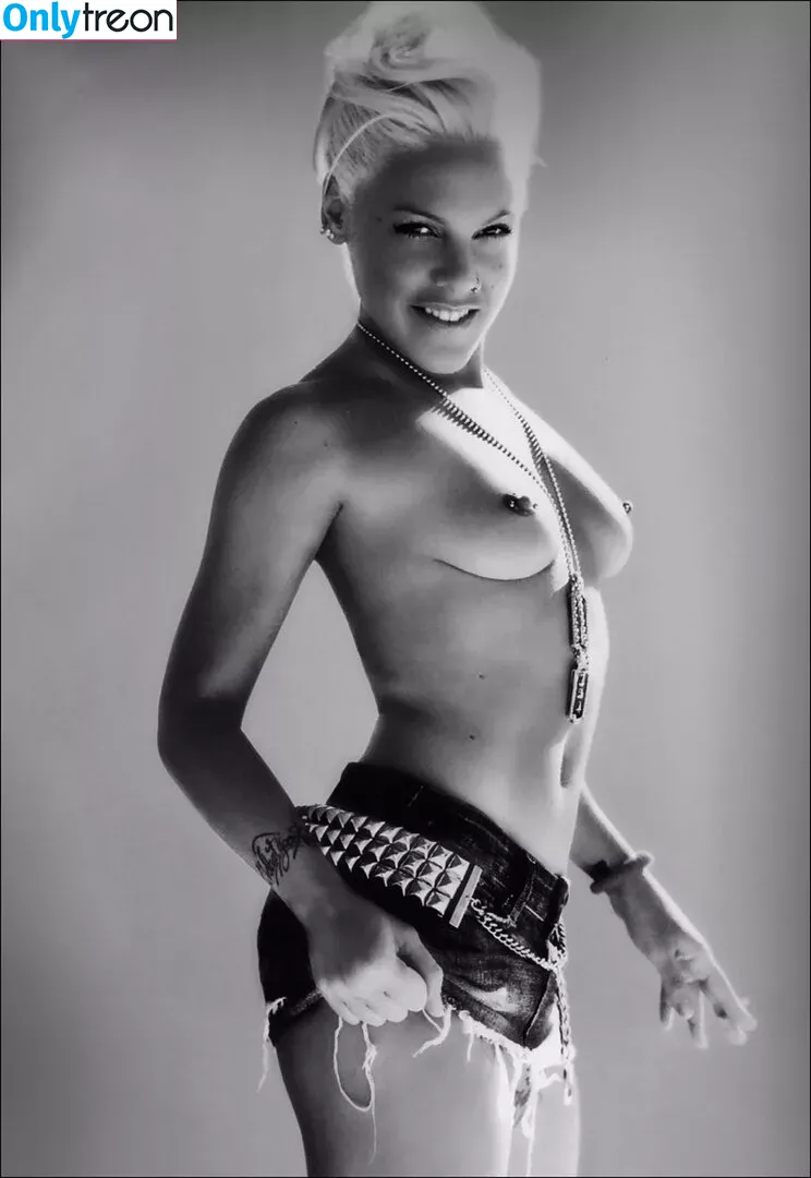 Pink nude photo #0341 (Alecia Beth Moore / pinksuicide)