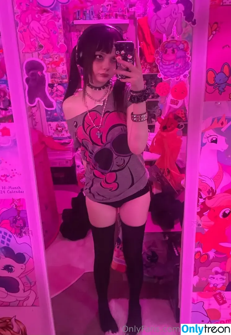 pinkam3na nude photo #0059 (pinkamena_the_cupcakemaker)
