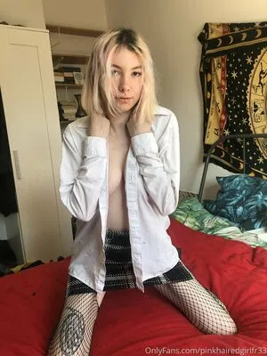 pinkhairedgirl / pinkhairedunicorn nude photo #0002