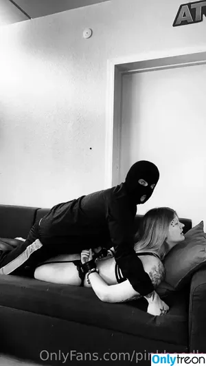 pinkhoedk / pinkk_karrueche фото голая #0035