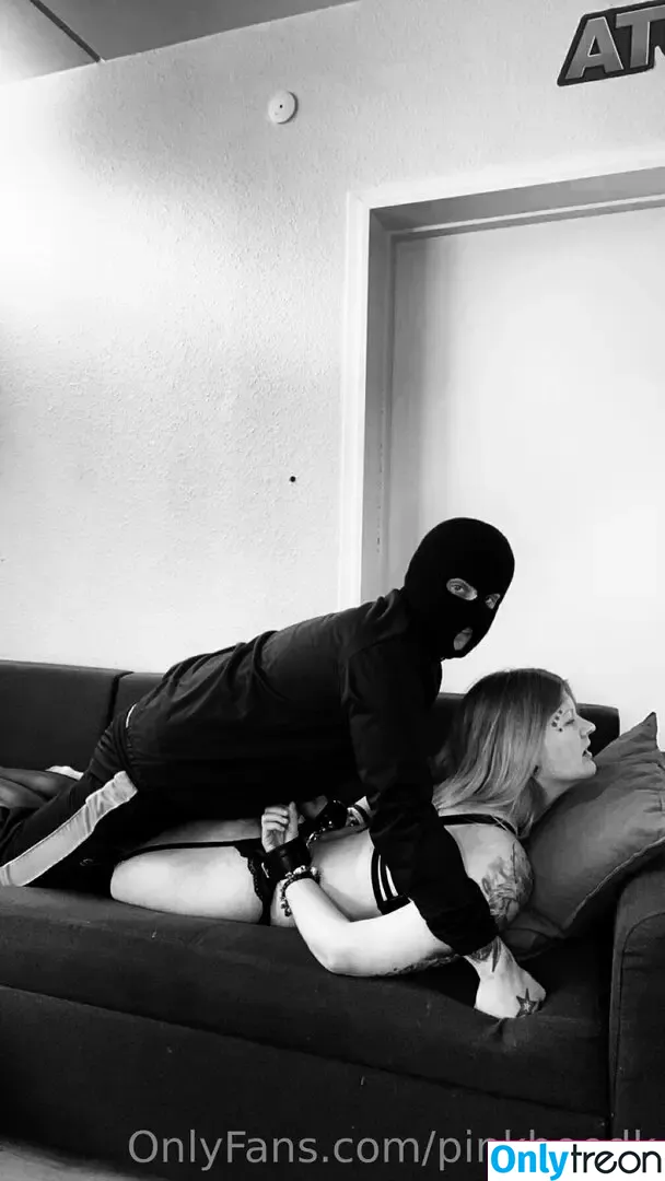 pinkhoedk голая photo #0035 (pinkk_karrueche)
