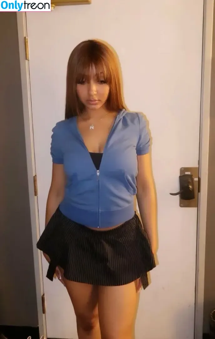 PinkPantheress голая photo #0082 (aloe_vera)