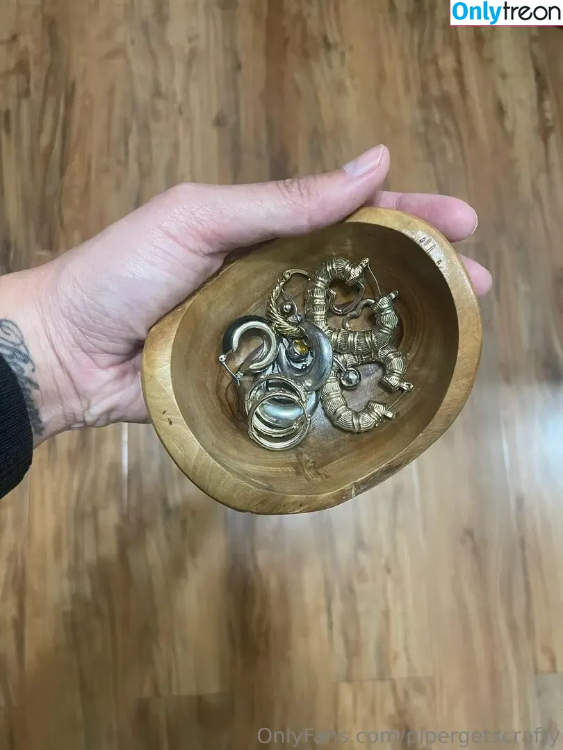 pipergetscrafty голая photo #0032 (piper_makes_stuff)