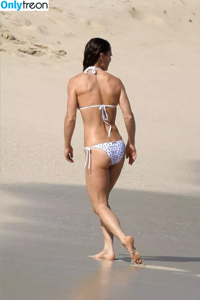 Pippa Middleton голая photo #0014 (pippa.middleton.matthews)