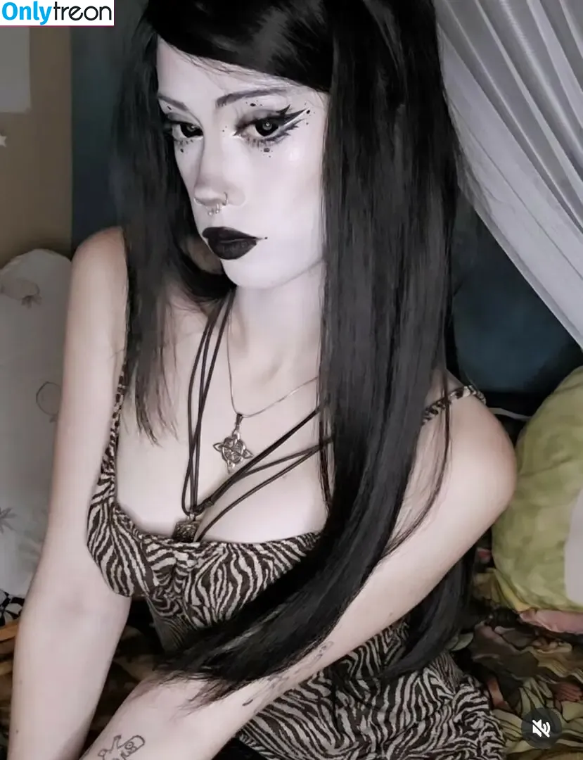 pipssqueakss nude photo #0836 (pipssqueakss)