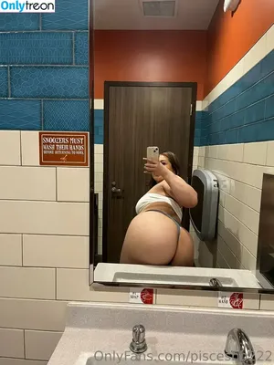 Piscesbb222 / mrznefy22 nude photo #0037