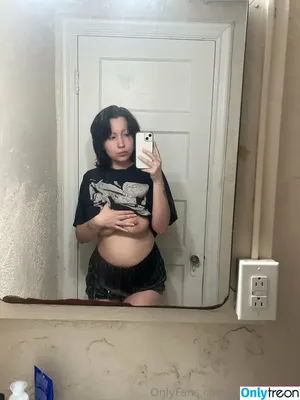 Pissbaby666 nude photo #0011