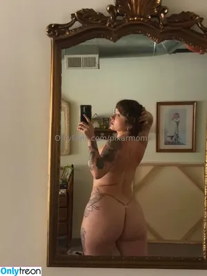 pixarmom6 / pixxarmom_ nude photo #0029