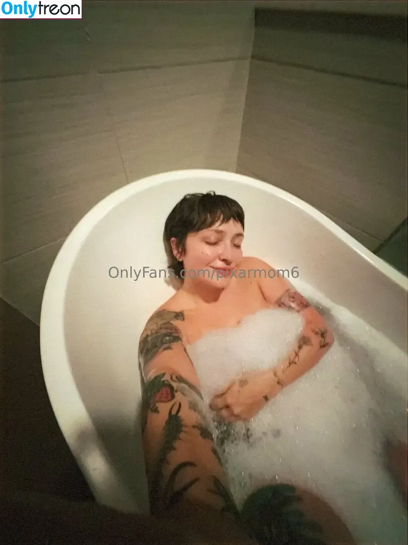 pixarmom6 nude photo #0036 (pixxarmom_)