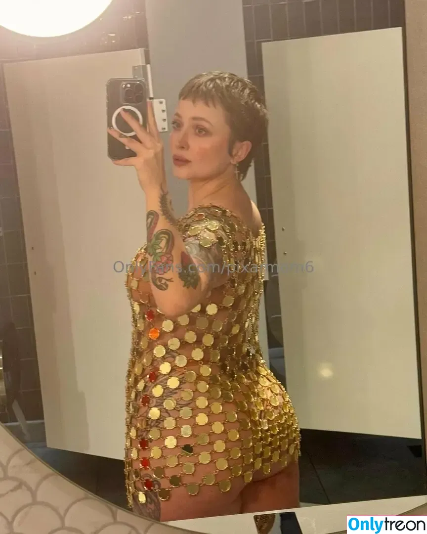 pixarmom6 nude photo #0054 (pixxarmom_)
