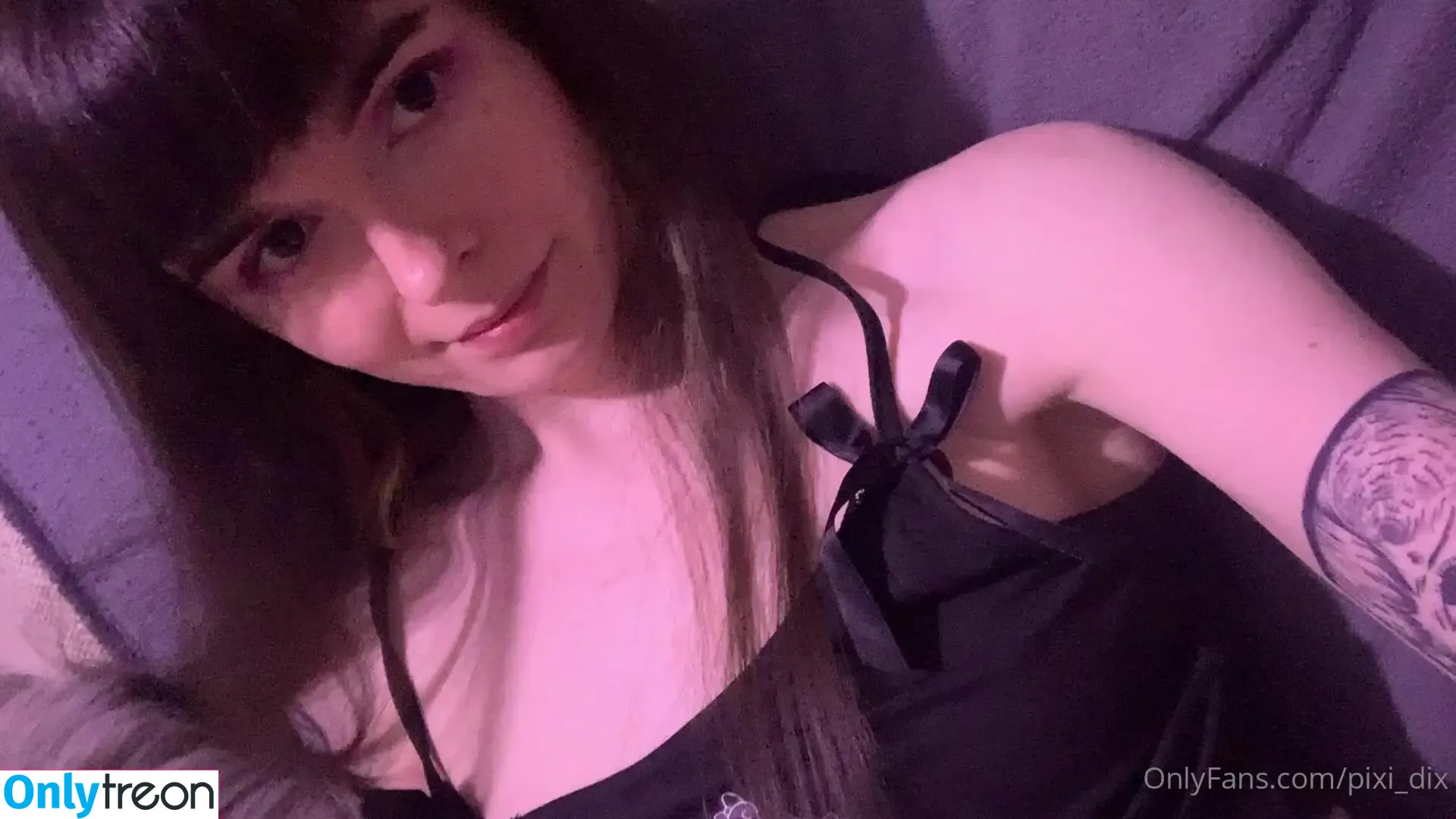 pixi_dix голая photo #0043 (lily_padding)
