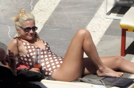 Pixie Lott / pixielott nude photo #0411