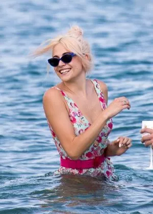 Pixie Lott / pixielott nude photo #0457