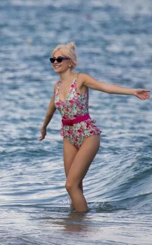Pixie Lott / pixielott nude photo #0458