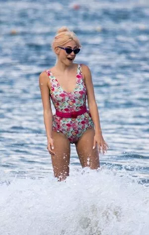 Pixie Lott / pixielott nude photo #0464