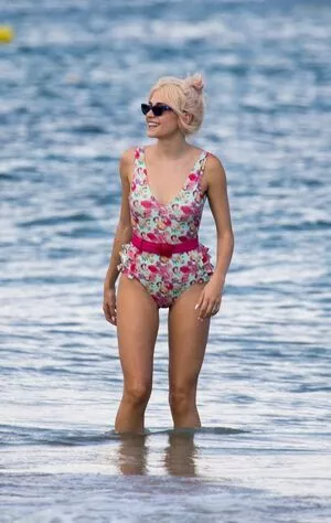 Pixie Lott / pixielott nude photo #0465