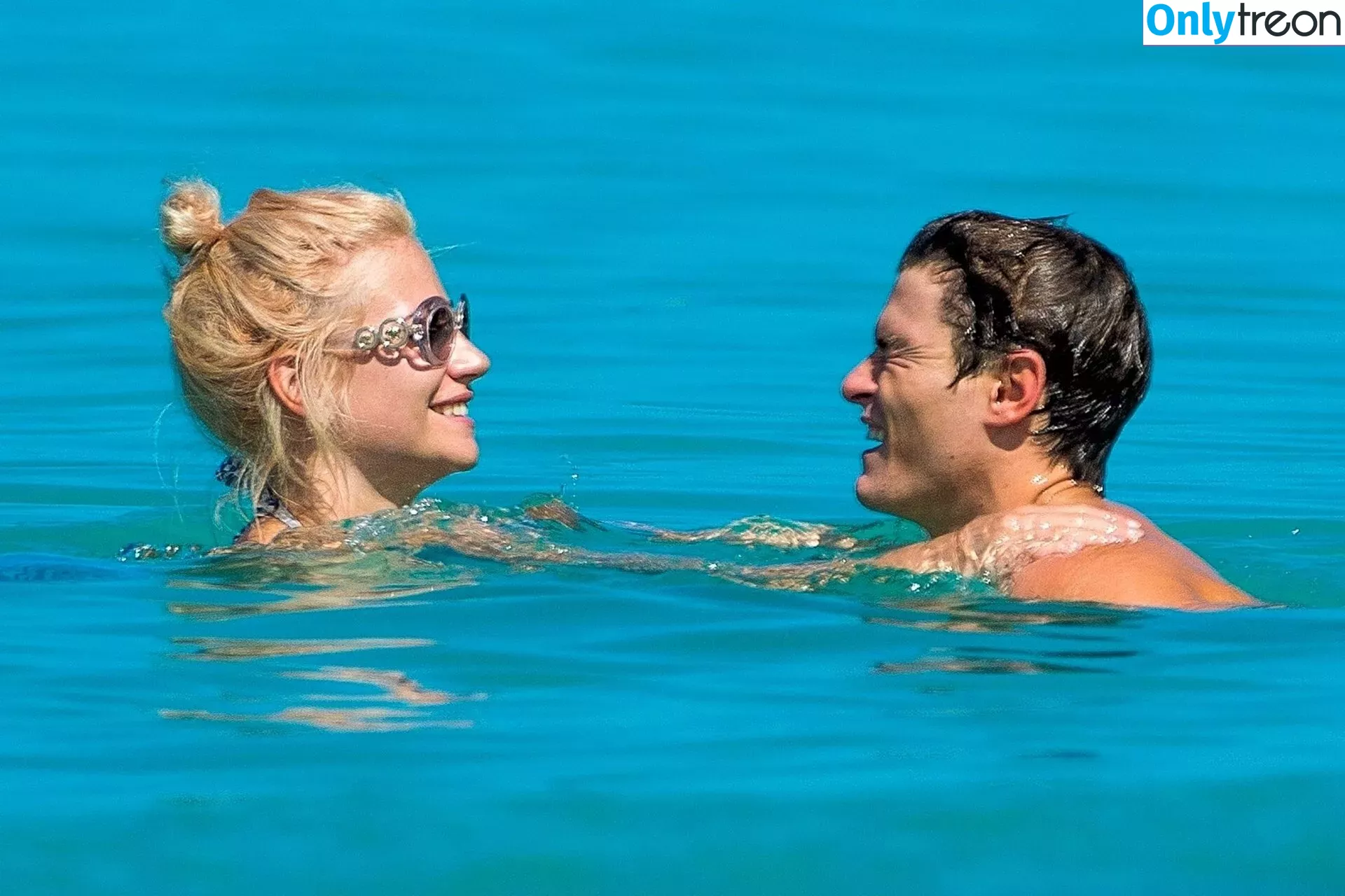 Pixie Lott nude photo #0430 (pixielott)