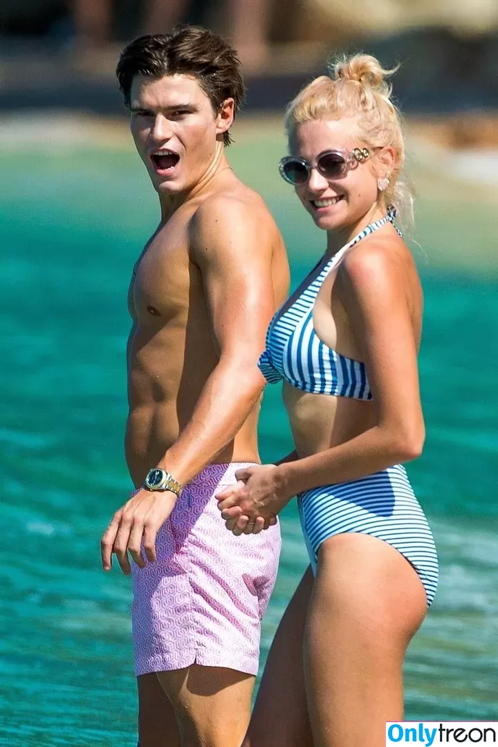 Pixie Lott nude photo #0440 (pixielott)