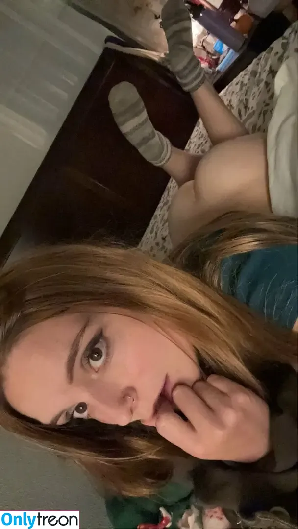 plantluvrrr nude photo #0082 (Plant.luvrr)