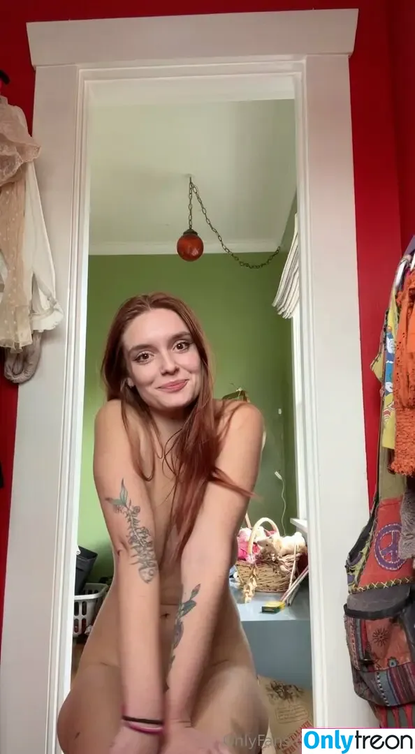plantluvrrr nude photo #0096 (Plant.luvrr)