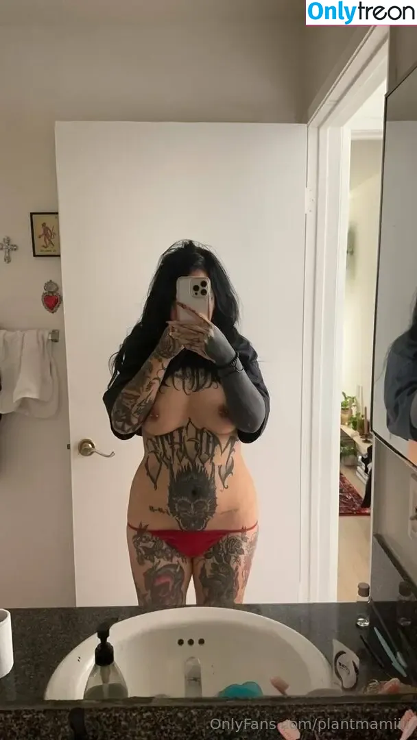 plantmamiiii nude photo #0090 (plantmamiiii)