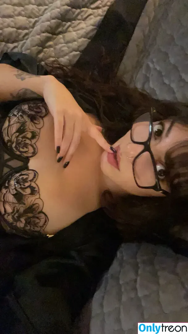 pocketnikki nude photo #0010 (pocket_nikki / pocketnlkkl)