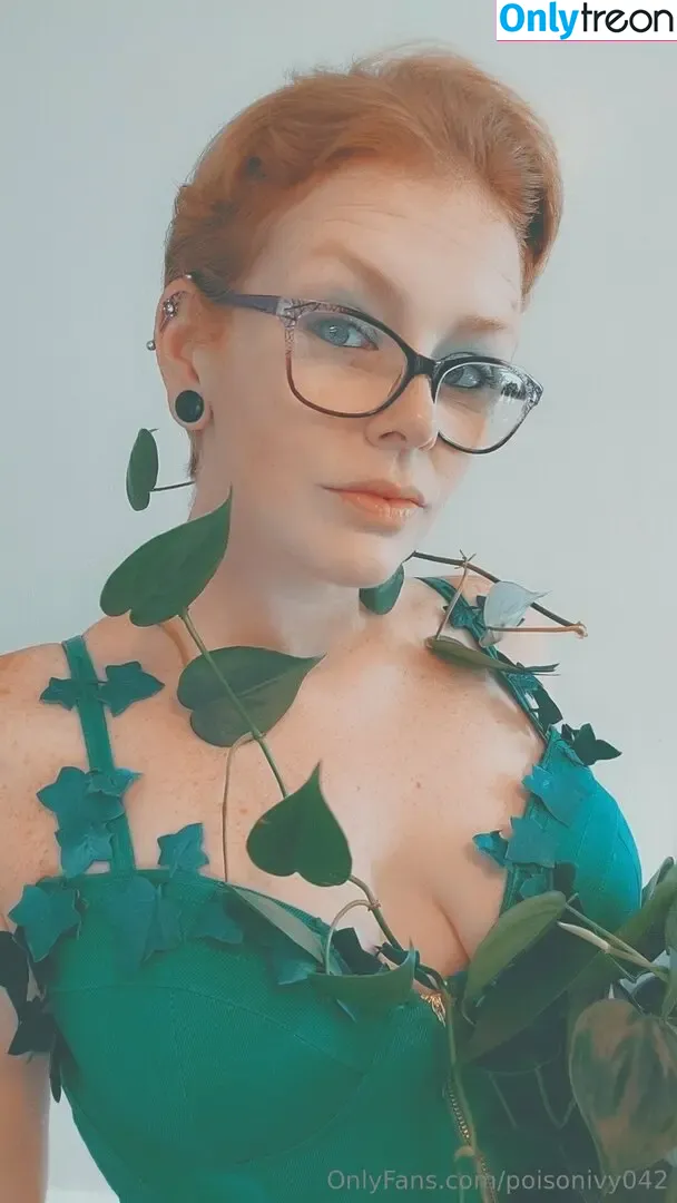 poisonivy042 nude photo #0007 (poisonivy402)
