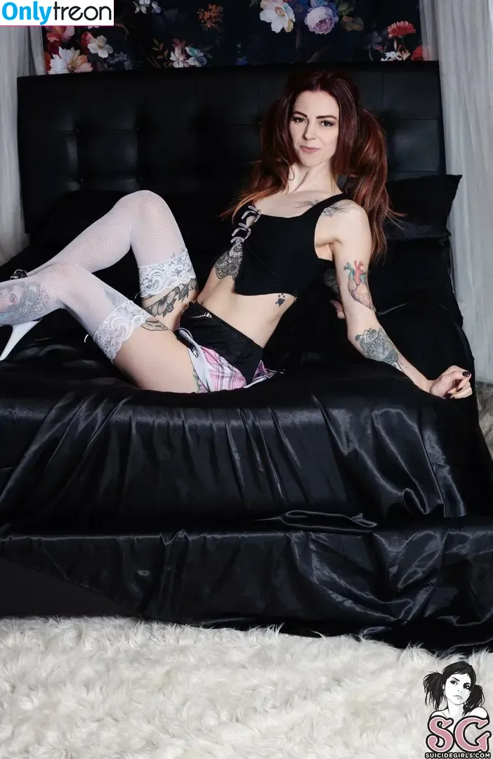 Polesiren nude photo #0003 (polesiren_)