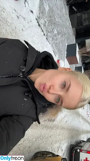 Polina Malinovskaya / polinamalinovskaya nude photo #1550
