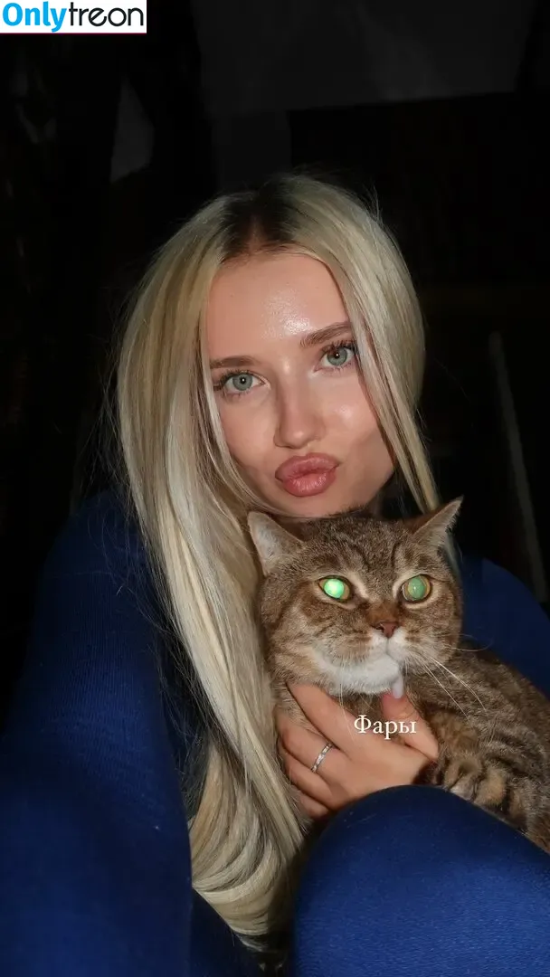 Polina Malinovskaya nude photo #1535 (polinamalinovskaya)