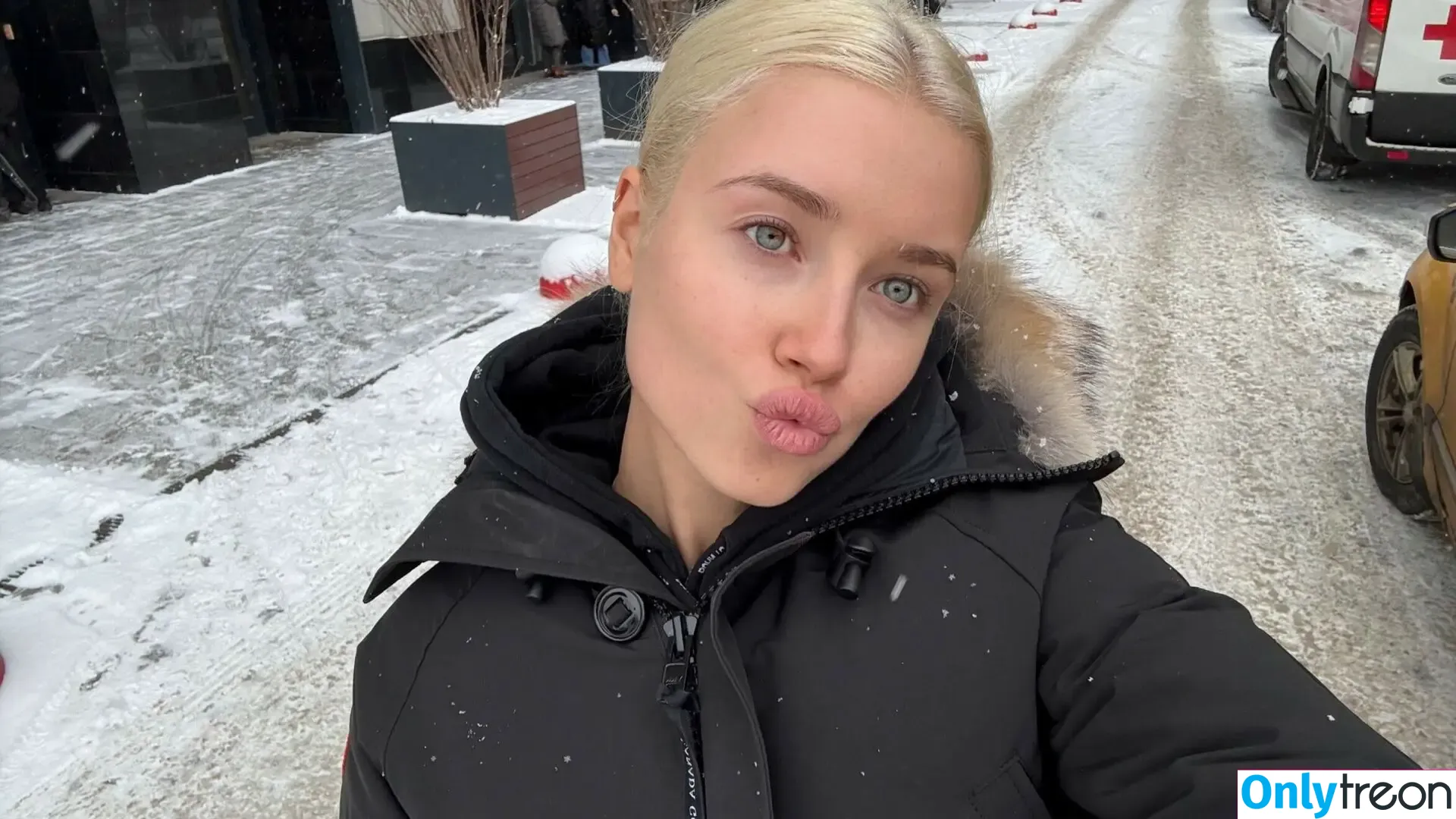 Polina Malinovskaya nude photo #1553 (polinamalinovskaya)