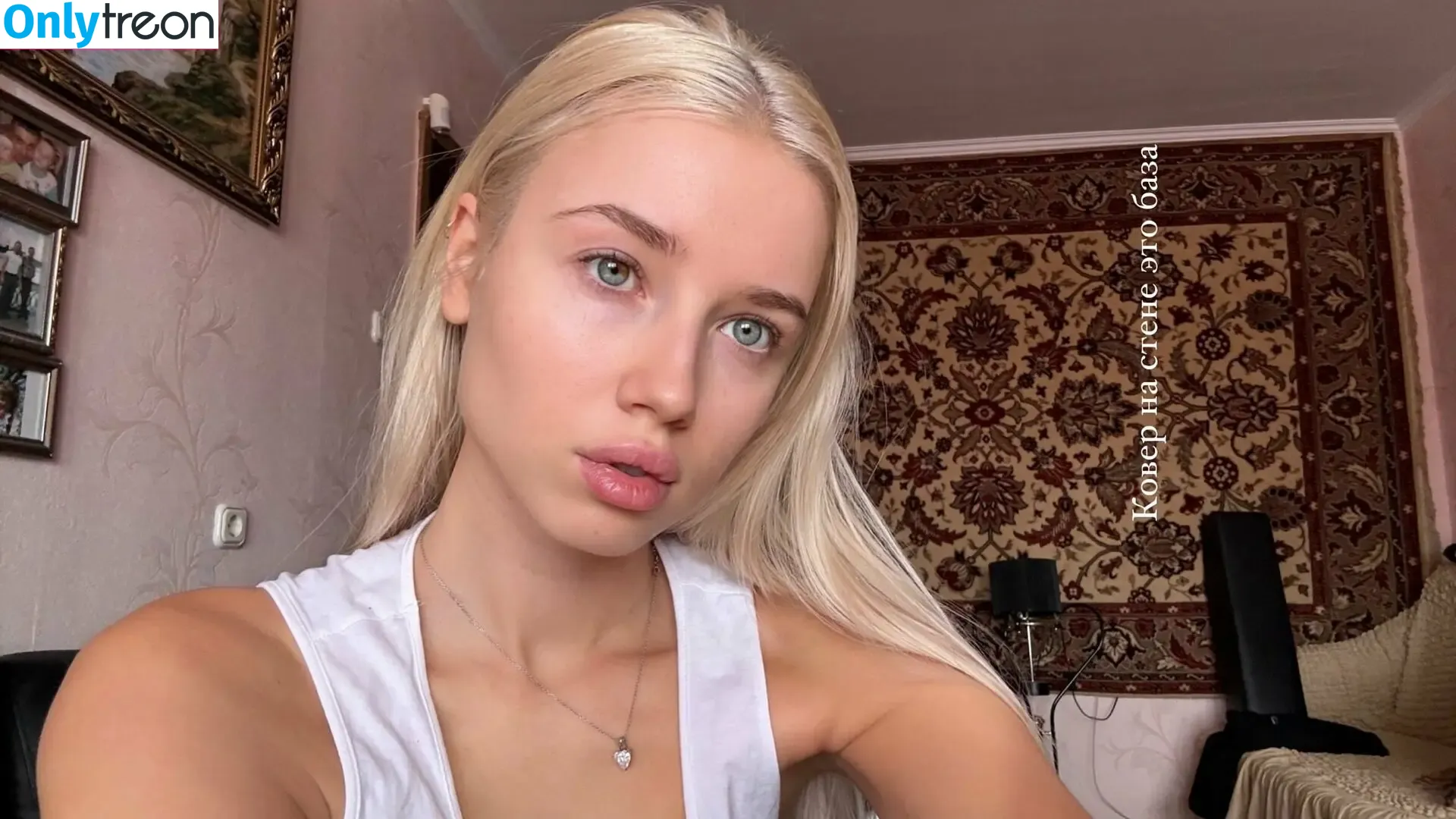 Polina Malinovskaya nude photo #1557 (polinamalinovskaya)