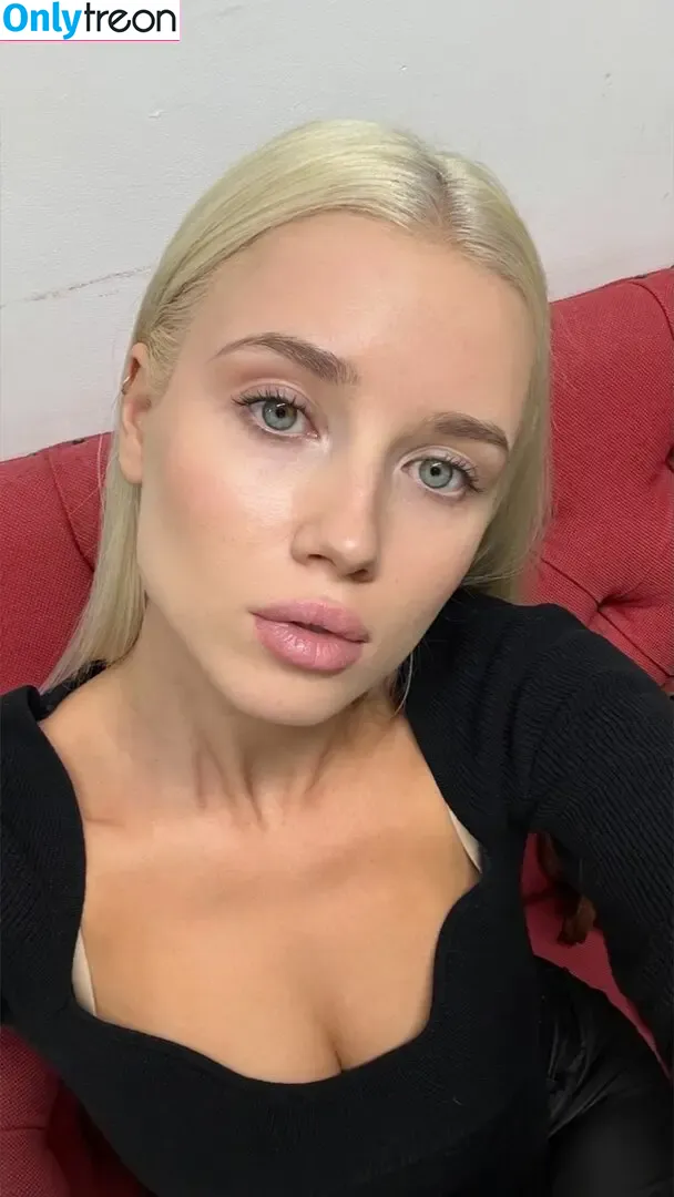 Polina Malinovskaya nude photo #1559 (polinamalinovskaya)