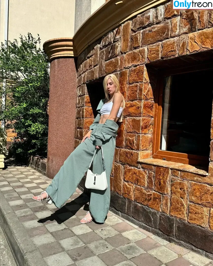 Polina Parfenenko nude photo #0002 (pollyy_ry)