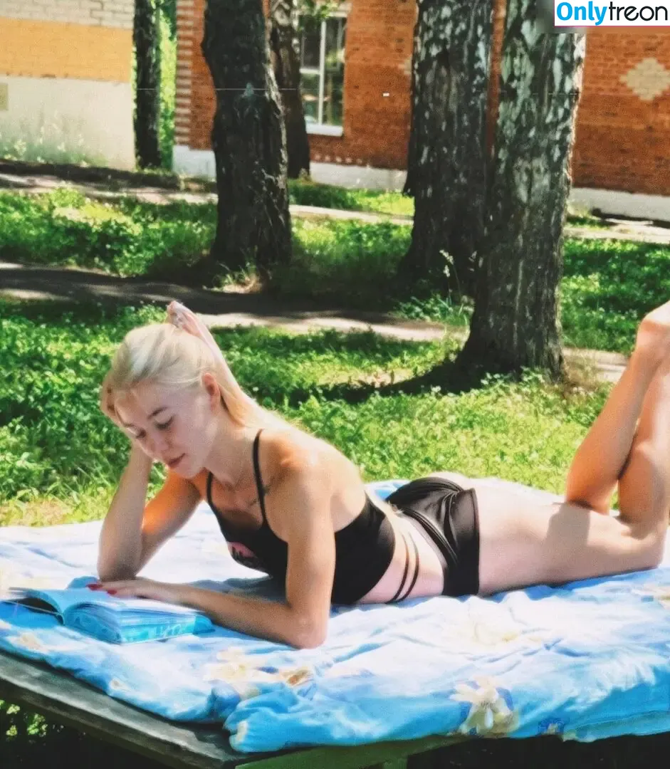 Polina Parfenenko nude photo #0005 (pollyy_ry)