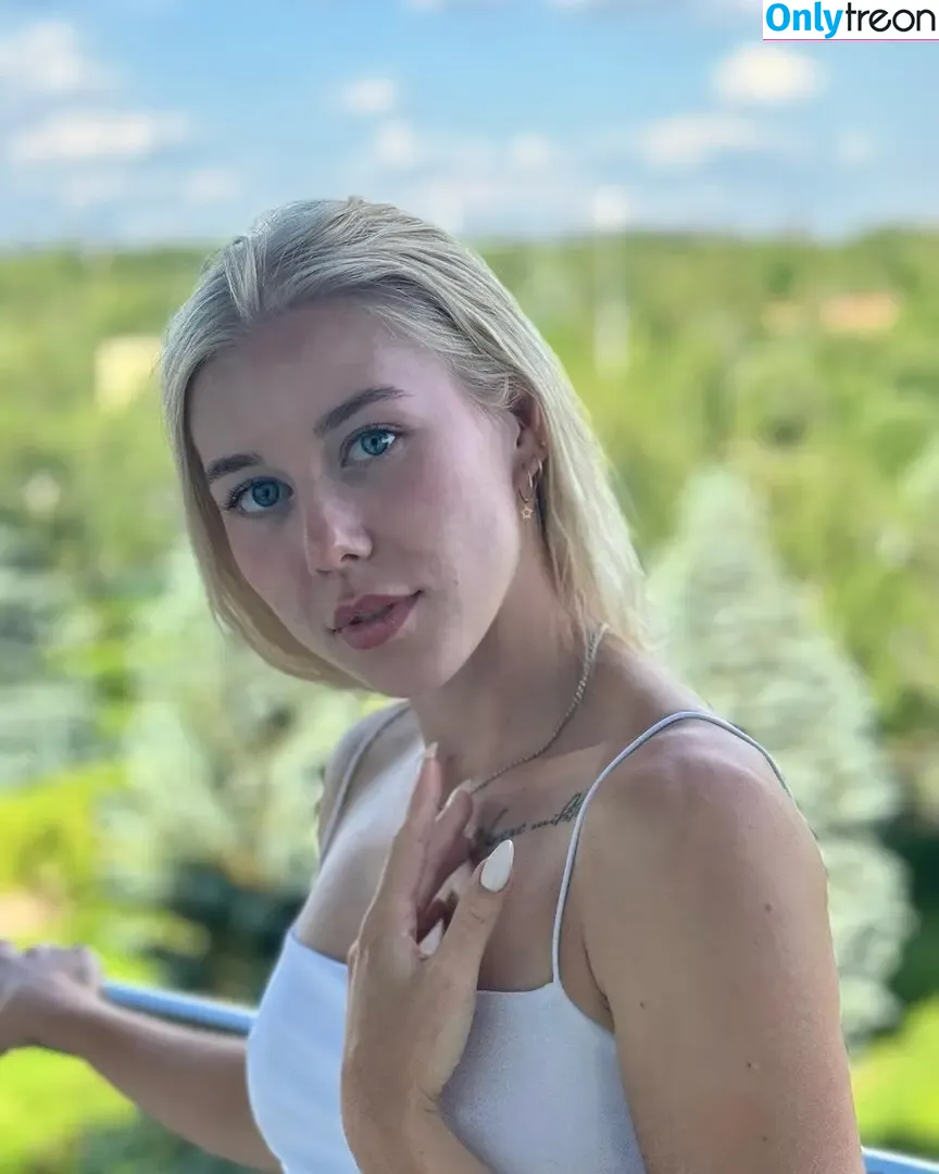 Polina Parfenenko nude photo #0006 (pollyy_ry)