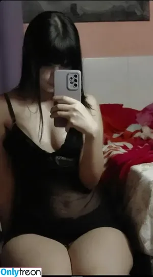 Pollybiscuittt / polly.biscoito / prettypiscesbabi nude photo #0002