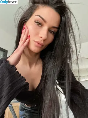 Pomme_damoour_ / gigiamour nude photo #0003