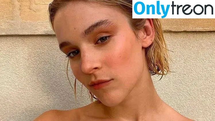 Pommelien Thijs nude photo #0002 (pommelienthijs / pommelinetilliere)