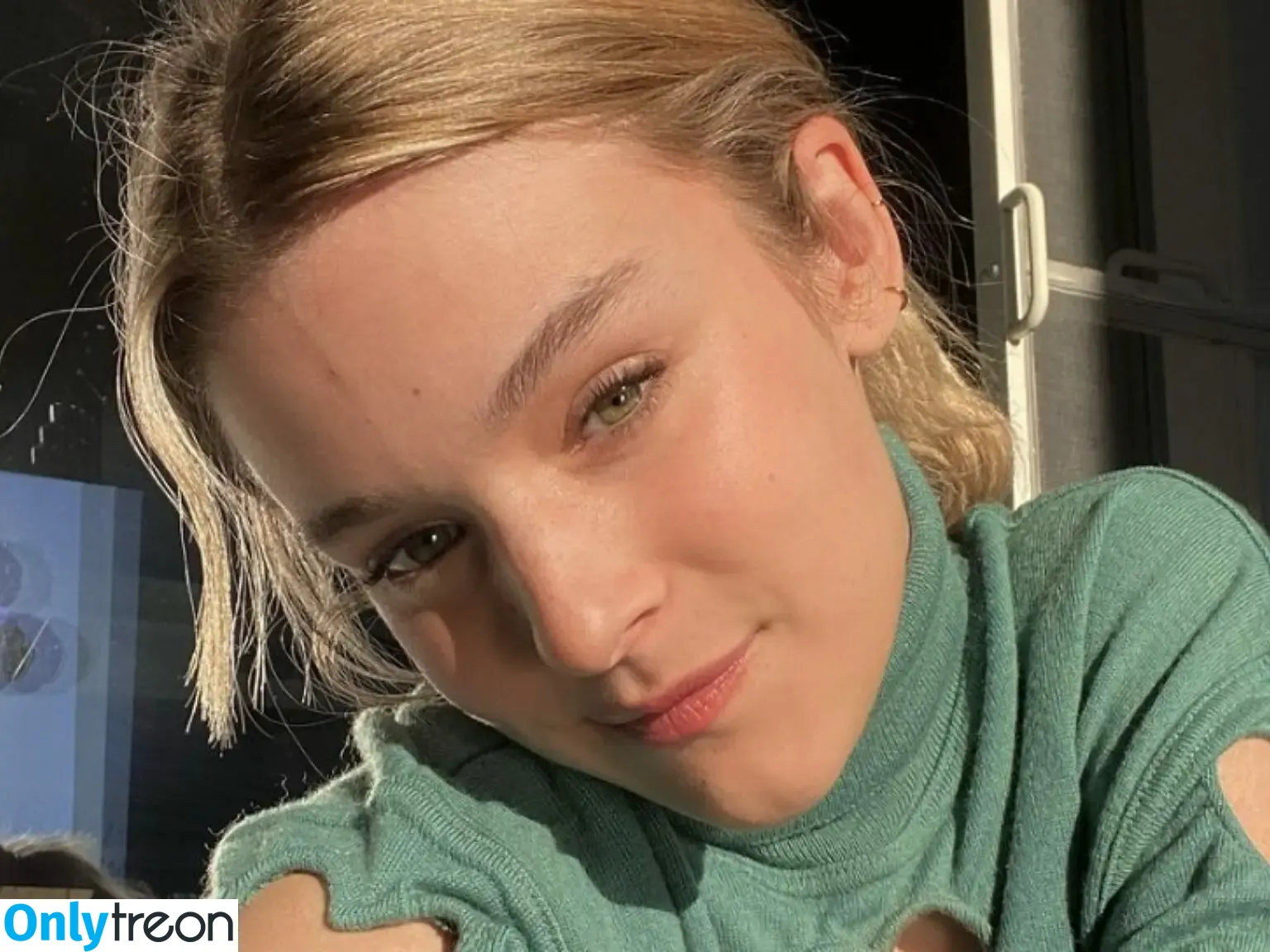 Pommelien Thijs nude photo #0140 (pommelienthijs / pommelinetilliere)