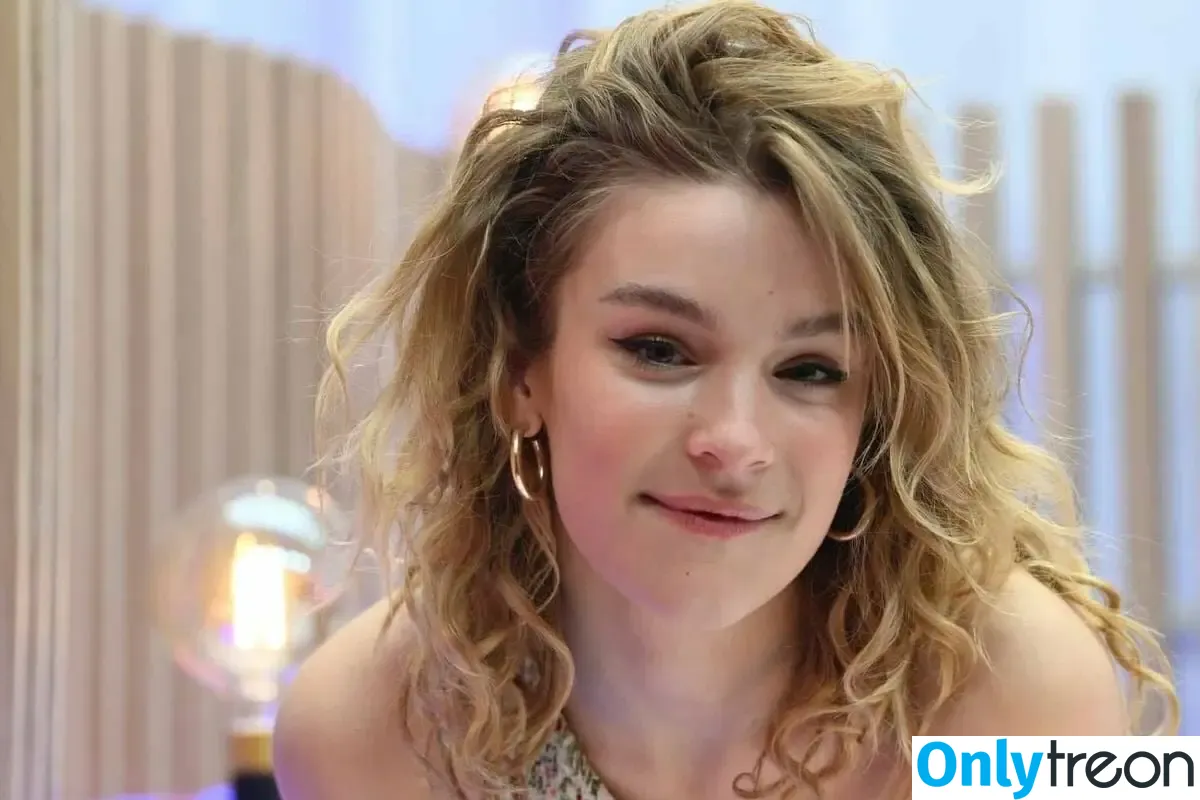Pommelien Thijs nude photo #0141 (pommelienthijs / pommelinetilliere)