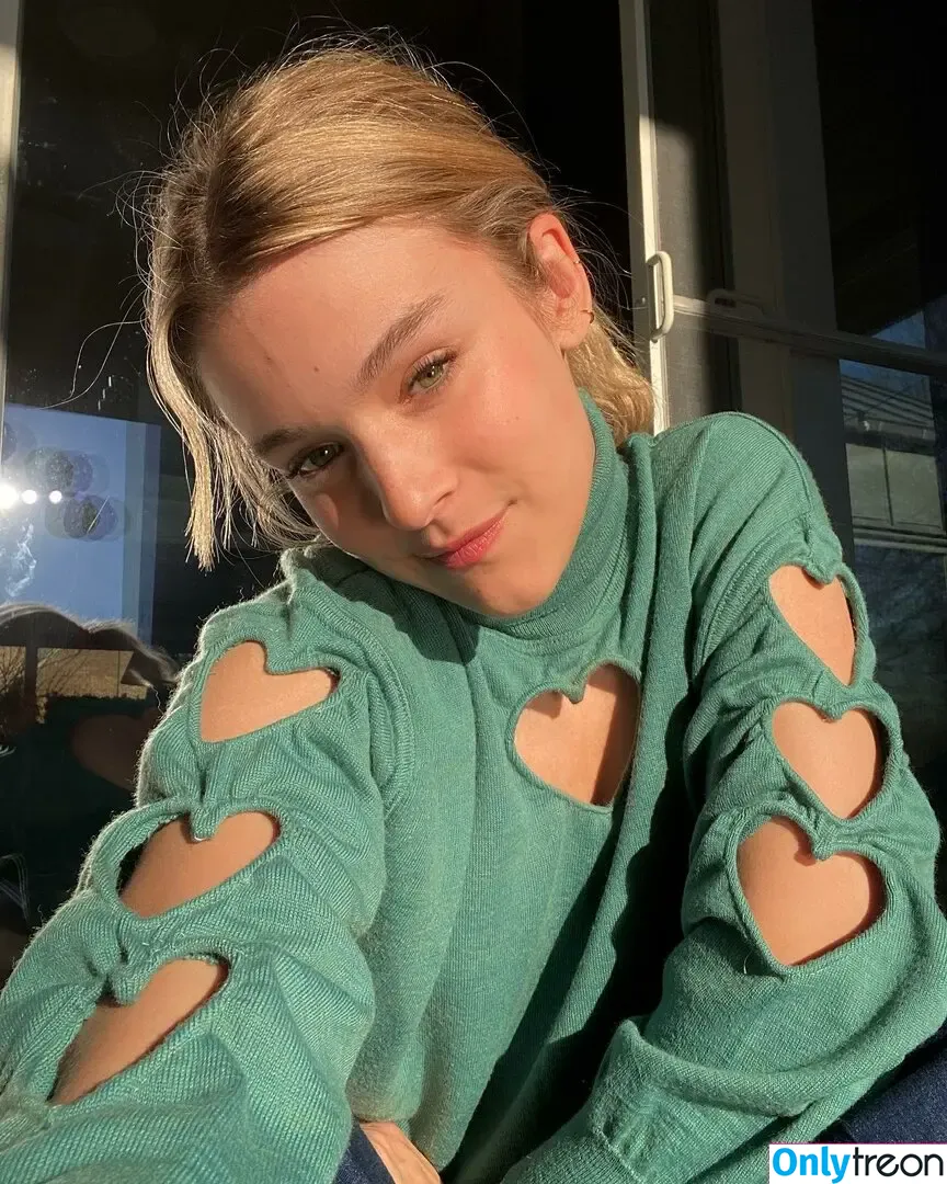 Pommelien Thijs nude photo #0213 (pommelienthijs / pommelinetilliere)