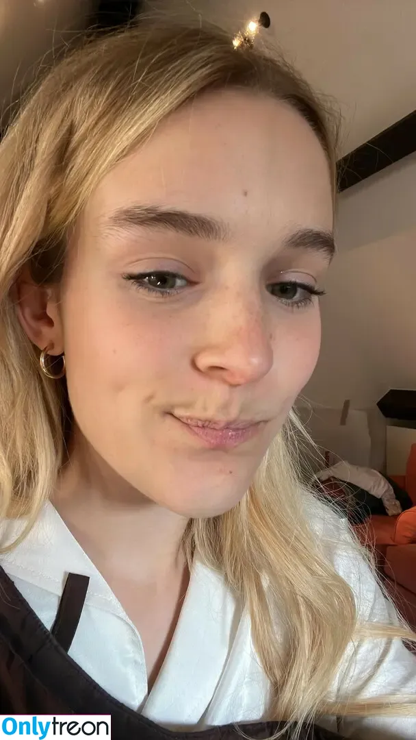 Pommelien Thijs nude photo #0797 (pommelienthijs / pommelinetilliere)